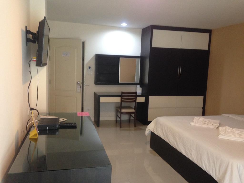 Hotel Similan Mansion Bangsaen Habitación foto